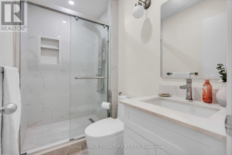 4302 BRIDLEPATH TRAIL, Mississauga (Erin Mills), Ontario, L5L3K4