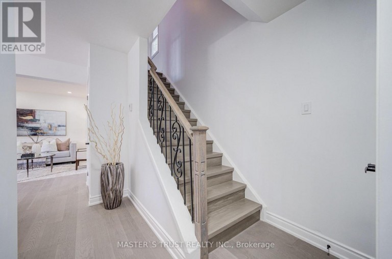 4 GATSBY SQUARE, Brampton (Northgate), Ontario, L6S2H4