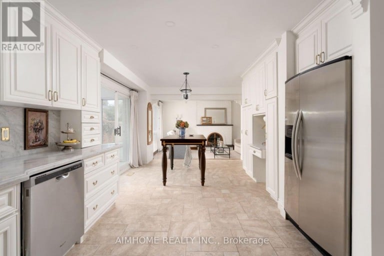 11 CARPENTER COURT, Markham (Raymerville), Ontario, L3P6W3