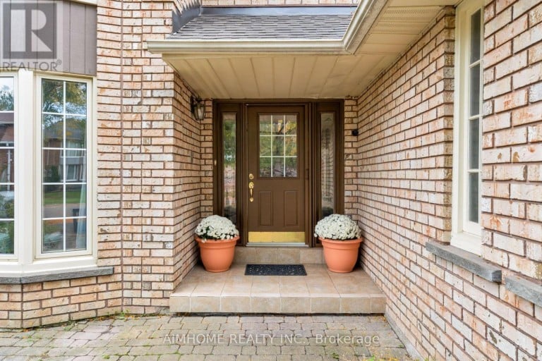 11 CARPENTER COURT, Markham (Raymerville), Ontario, L3P6W3