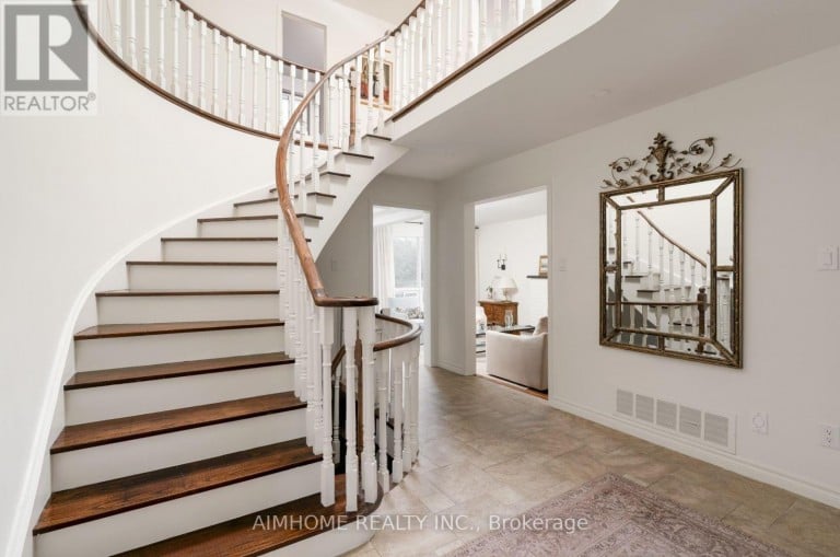 11 CARPENTER COURT, Markham (Raymerville), Ontario, L3P6W3