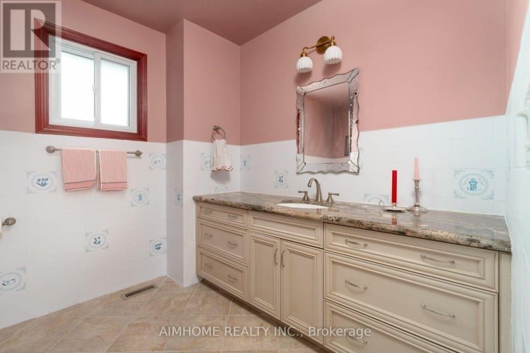 11 CARPENTER COURT, Markham (Raymerville), Ontario, L3P6W3