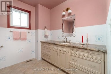 11 CARPENTER COURT Markham (Raymerville) Ontario photo 27