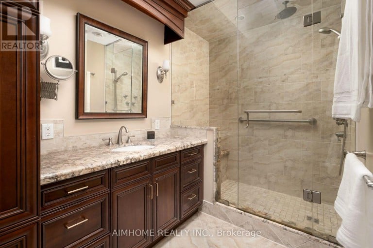 11 CARPENTER COURT, Markham (Raymerville), Ontario, L3P6W3