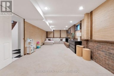 11 CARPENTER COURT Markham (Raymerville) Ontario photo 40