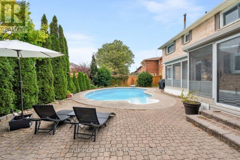 11 CARPENTER COURT, Markham (Raymerville), Ontario, L3P6W3