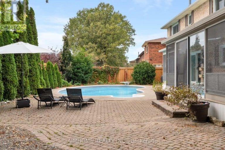 11 CARPENTER COURT, Markham (Raymerville), Ontario, L3P6W3