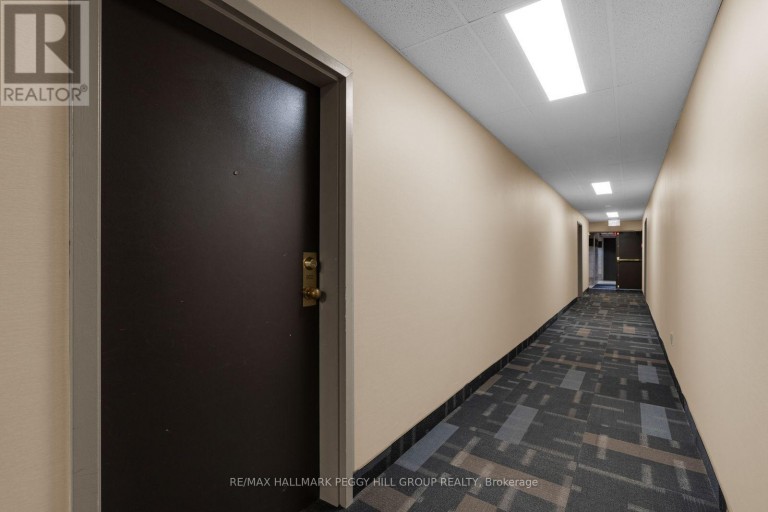 B02 - 120 BELL FARM ROAD, Barrie (Alliance), Ontario, L4M6J2