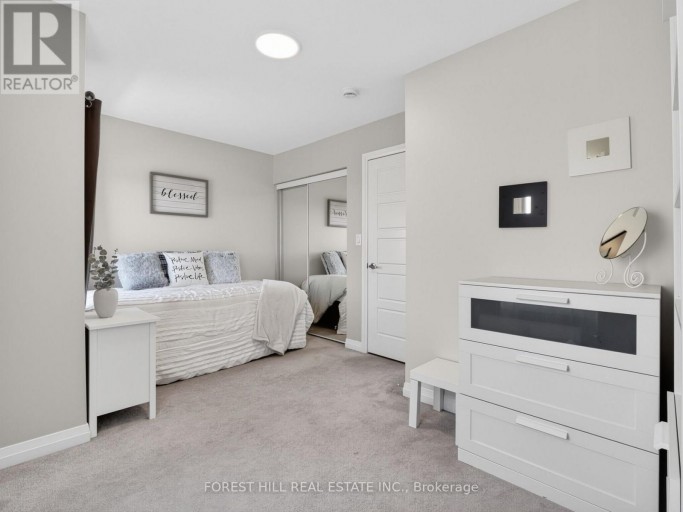 19 STANLEY GREENE BOULEVARD, Toronto (Downsview-Roding-CFB), Ontario, M3K0B1