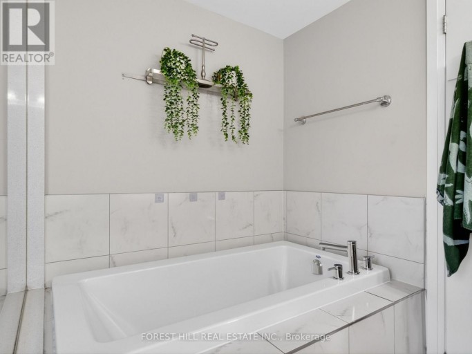19 STANLEY GREENE BOULEVARD, Toronto (Downsview-Roding-CFB), Ontario, M3K0B1