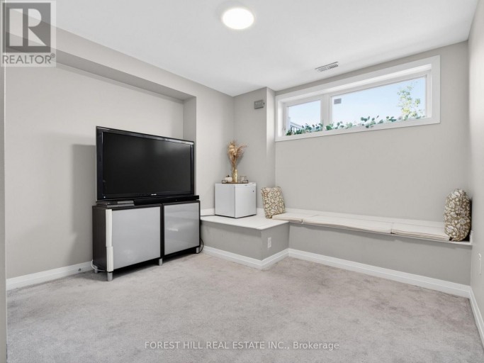 19 STANLEY GREENE BOULEVARD, Toronto (Downsview-Roding-CFB), Ontario, M3K0B1