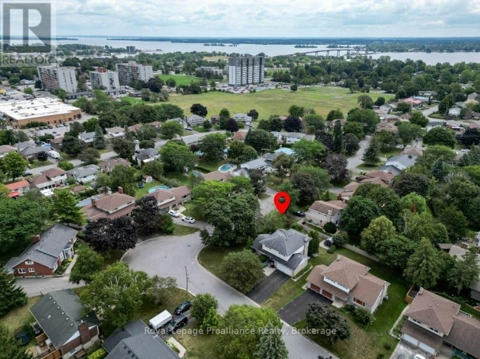 29 HOPE CRESCENT, Belleville (Belleville Ward), Ontario, K8P4S3