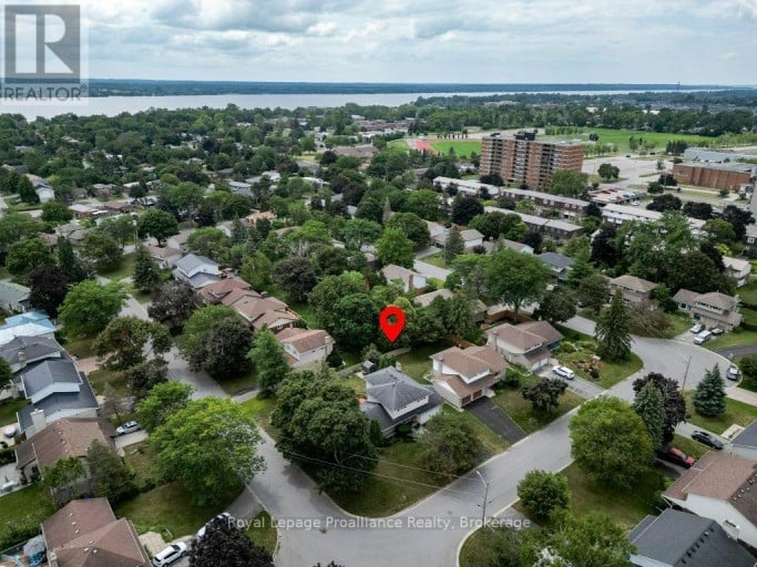 29 HOPE CRESCENT, Belleville (Belleville Ward), Ontario, K8P4S3