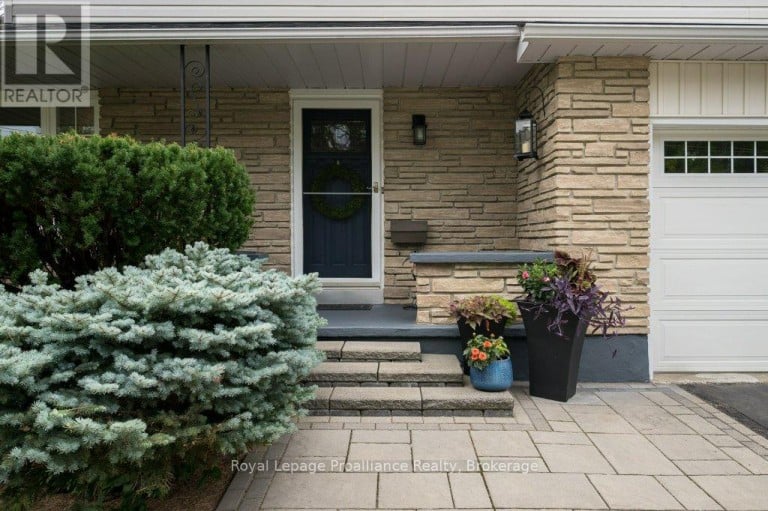 29 HOPE CRESCENT, Belleville (Belleville Ward), Ontario, K8P4S3