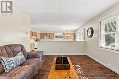 192 ST. LAWRENCE STREET W Centre Hastings Ontario photo 4