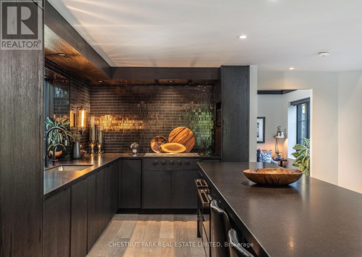 94 ROXBOROUGH DRIVE, Toronto (Rosedale-Moore Park), Ontario, M4W1X1