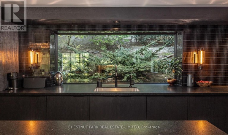 94 ROXBOROUGH DRIVE, Toronto (Rosedale-Moore Park), Ontario, M4W1X1