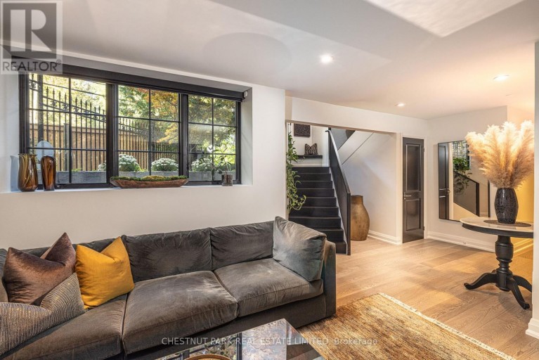 94 ROXBOROUGH DRIVE, Toronto (Rosedale-Moore Park), Ontario, M4W1X1