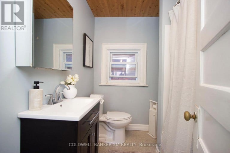 49 BROCK STREET E, Oshawa (O'Neill), Ontario, L1G1R8