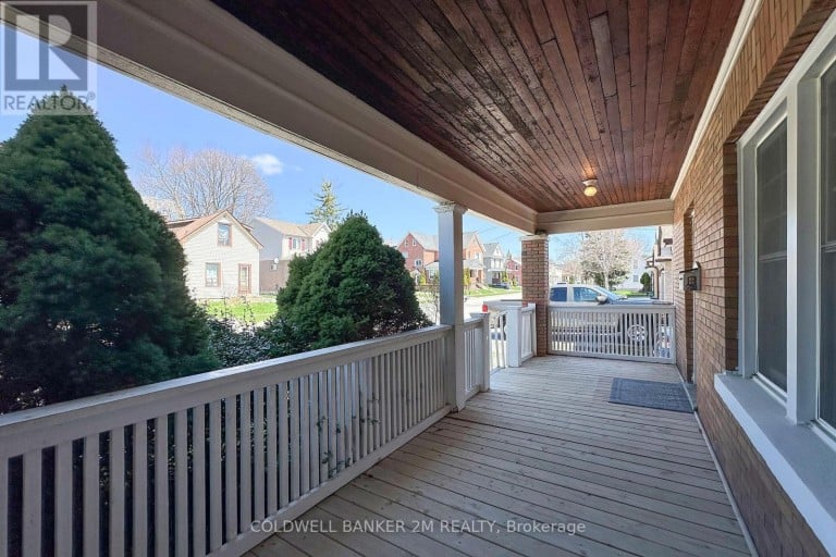 49 BROCK STREET E, Oshawa (O'Neill), Ontario, L1G1R8