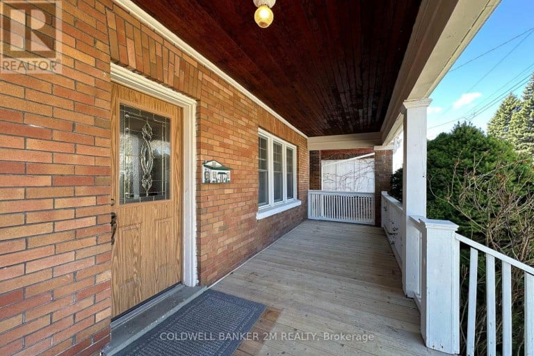 49 BROCK STREET E, Oshawa (O'Neill), Ontario, L1G1R8