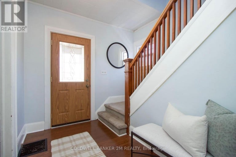 49 BROCK STREET E, Oshawa (O'Neill), Ontario, L1G1R8