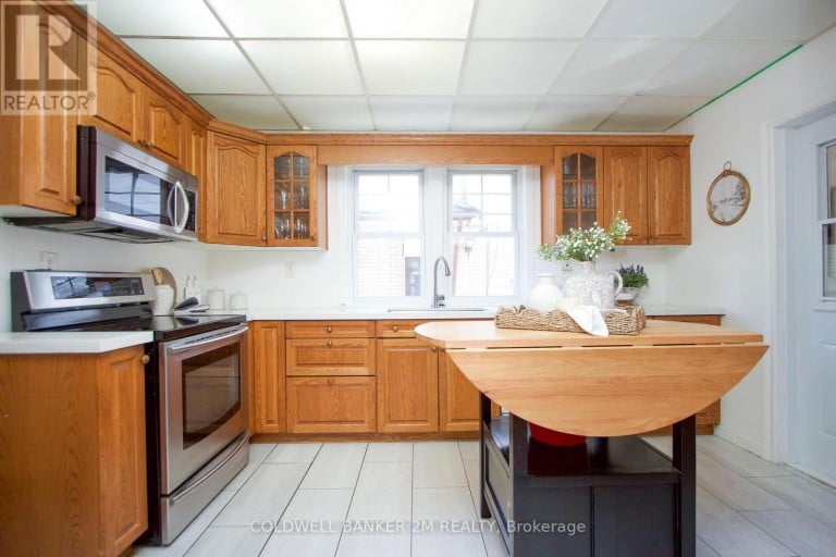 49 BROCK STREET E, Oshawa (O'Neill), Ontario, L1G1R8