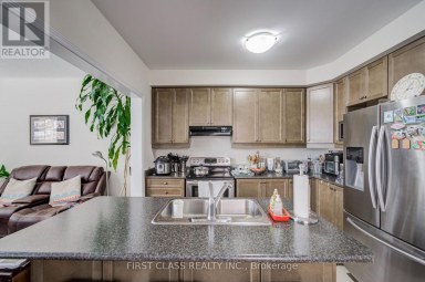 27 CINEMARK AVENUE Markham (Cornell) Ontario photo 17