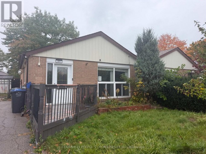 111 ALOMA CRESCENT, Brampton (Avondale), Ontario, L6T2N8