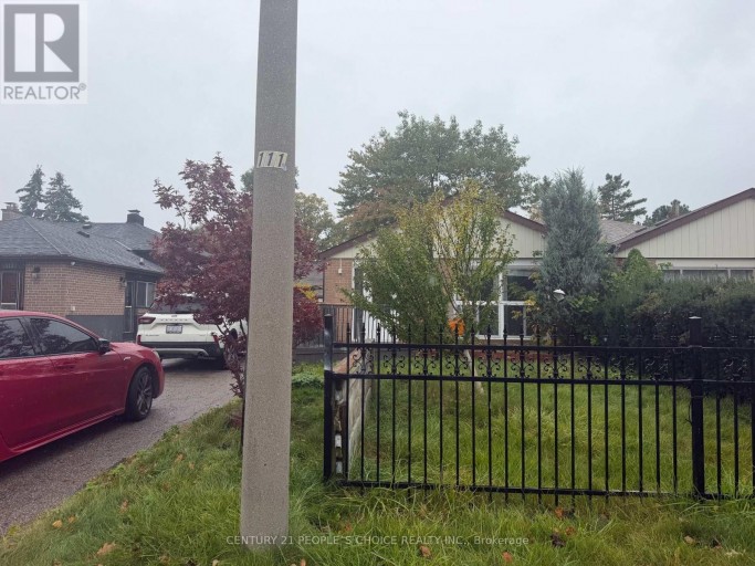 111 ALOMA CRESCENT, Brampton (Avondale), Ontario, L6T2N8