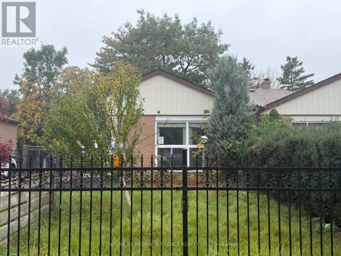 111 ALOMA CRESCENT, Brampton (Avondale), Ontario, L6T2N8