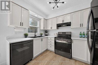 24 BROOKFIELD CRESCENT Kitchener Ontario photo 11