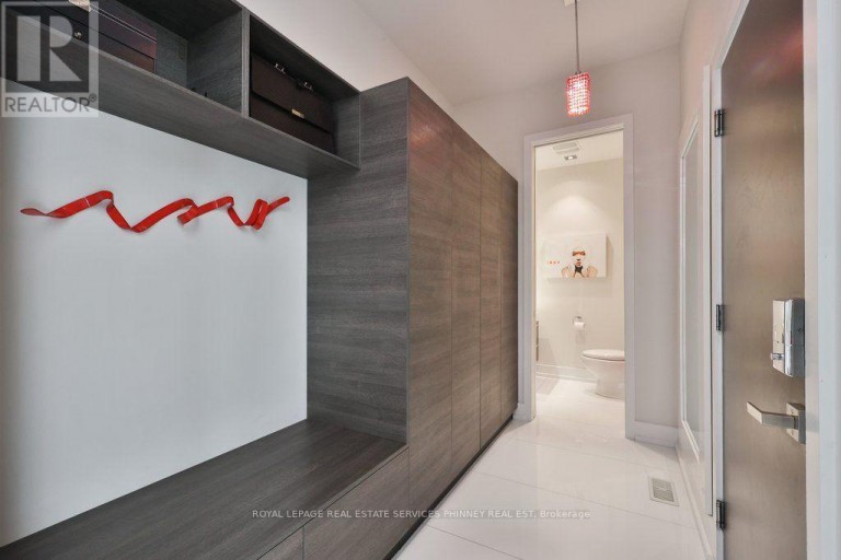 647 MONTBECK CRESCENT, Mississauga (Lakeview), Ontario, L5G1P1
