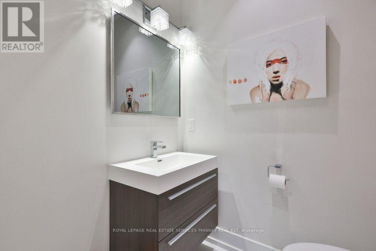 647 MONTBECK CRESCENT, Mississauga (Lakeview), Ontario, L5G1P1