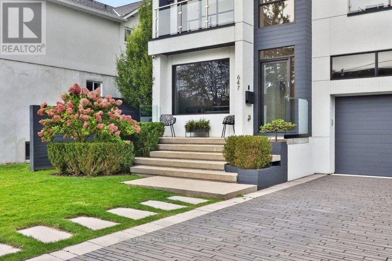 647 MONTBECK CRESCENT, Mississauga (Lakeview), Ontario, L5G1P1