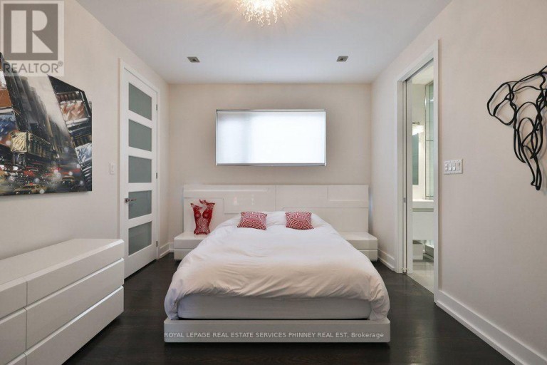 647 MONTBECK CRESCENT, Mississauga (Lakeview), Ontario, L5G1P1