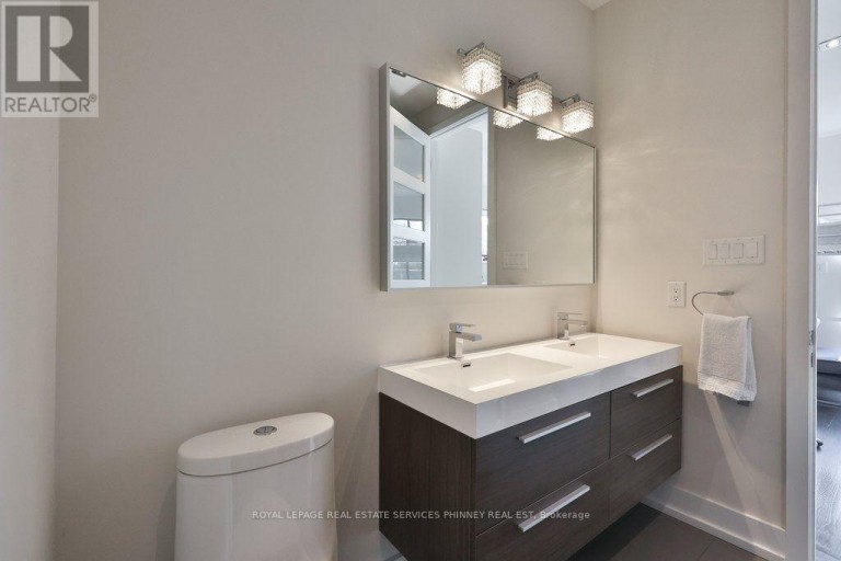 647 MONTBECK CRESCENT, Mississauga (Lakeview), Ontario, L5G1P1