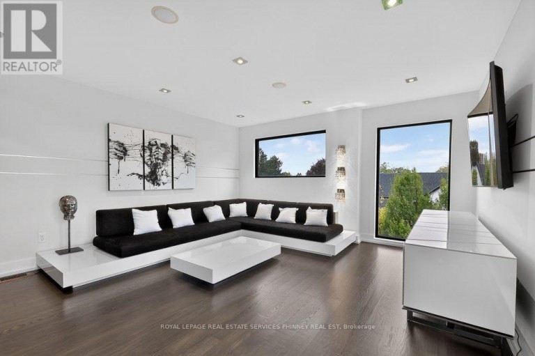647 MONTBECK CRESCENT, Mississauga (Lakeview), Ontario, L5G1P1