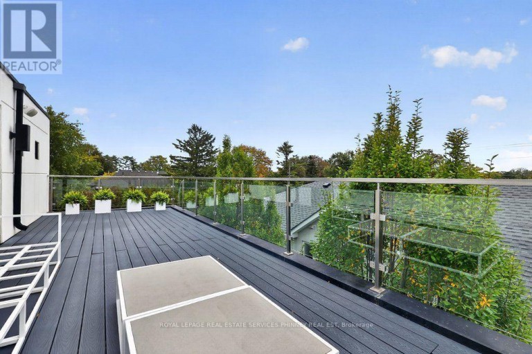 647 MONTBECK CRESCENT, Mississauga (Lakeview), Ontario, L5G1P1