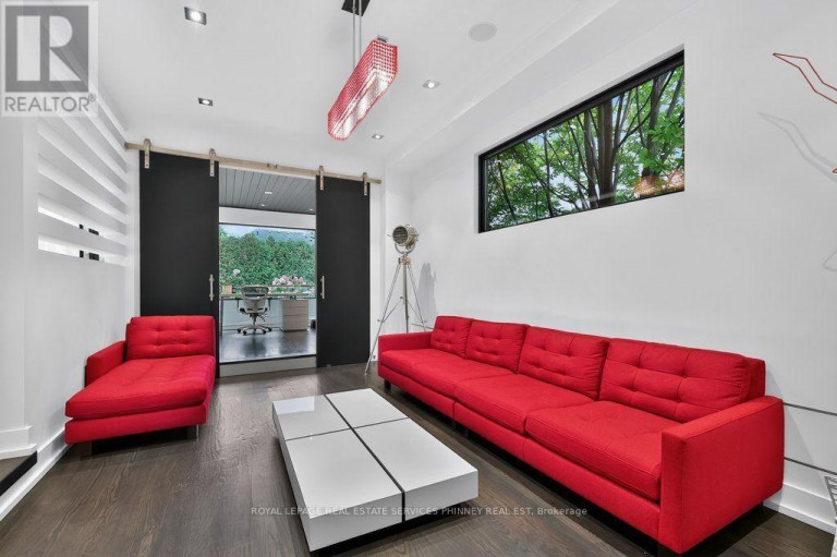 647 MONTBECK CRESCENT, Mississauga (Lakeview), Ontario, L5G1P1
