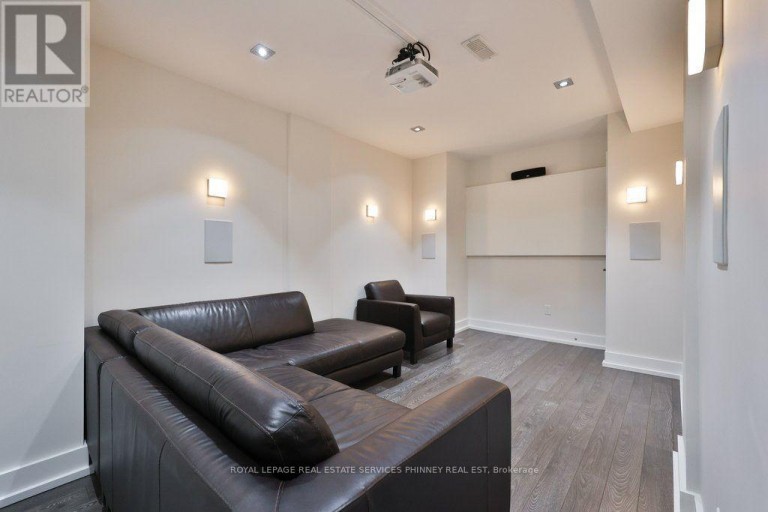 647 MONTBECK CRESCENT, Mississauga (Lakeview), Ontario, L5G1P1