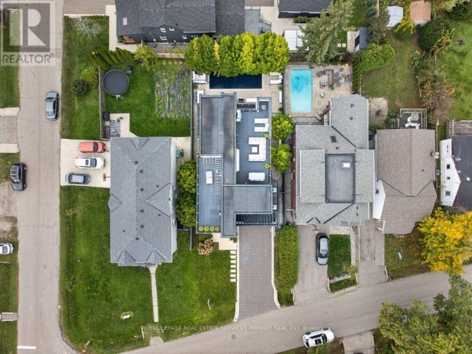 647 MONTBECK CRESCENT, Mississauga (Lakeview), Ontario, L5G1P1