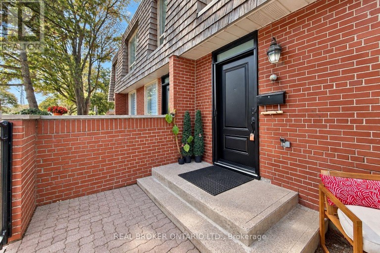 3 - 69 UPPER CANADA DRIVE, Toronto (St. Andrew-Windfields), Ontario, M2P2A2