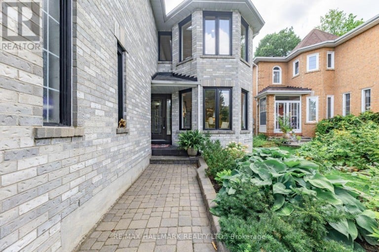 106 LARRATT LANE, Richmond Hill (Westbrook), Ontario, L4C0E3