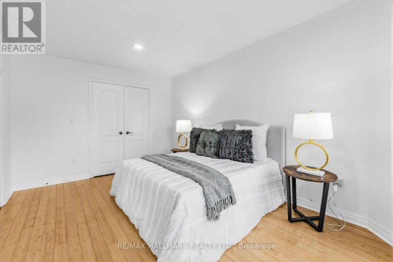 106 LARRATT LANE, Richmond Hill (Westbrook), Ontario, L4C0E3