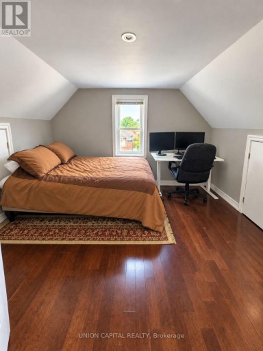 UPPER - 84 RUNNYMEDE ROAD, Toronto (High Park-Swansea), Ontario, M6S2Y3