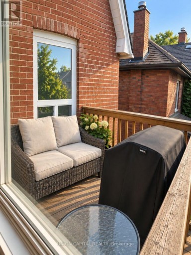 UPPER - 84 RUNNYMEDE ROAD, Toronto (High Park-Swansea), Ontario, M6S2Y3