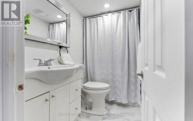 317 GLIDDON AVENUE Oshawa (Central) Ontario photo 37