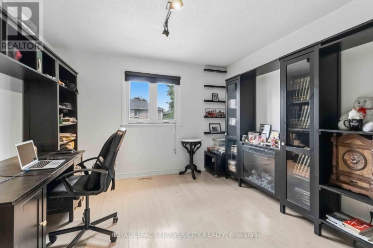 18 PLEASANT VALLEY PLACE, Brampton (Northgate), Ontario, L6S5S2