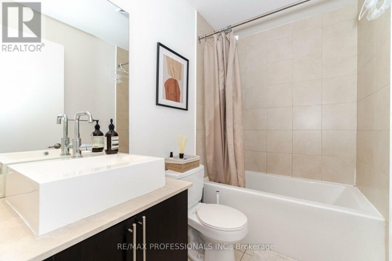 810 - 103 THE QUEENSWAY AVENUE, Toronto (High Park-Swansea), Ontario, M6S5B3